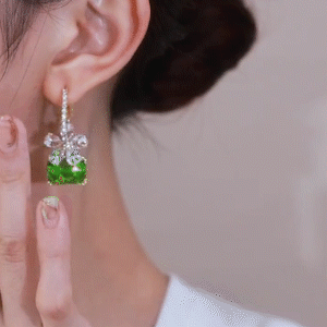 🔥Last Day Promotion 49% OFF-Green Flower Crystal Earrings